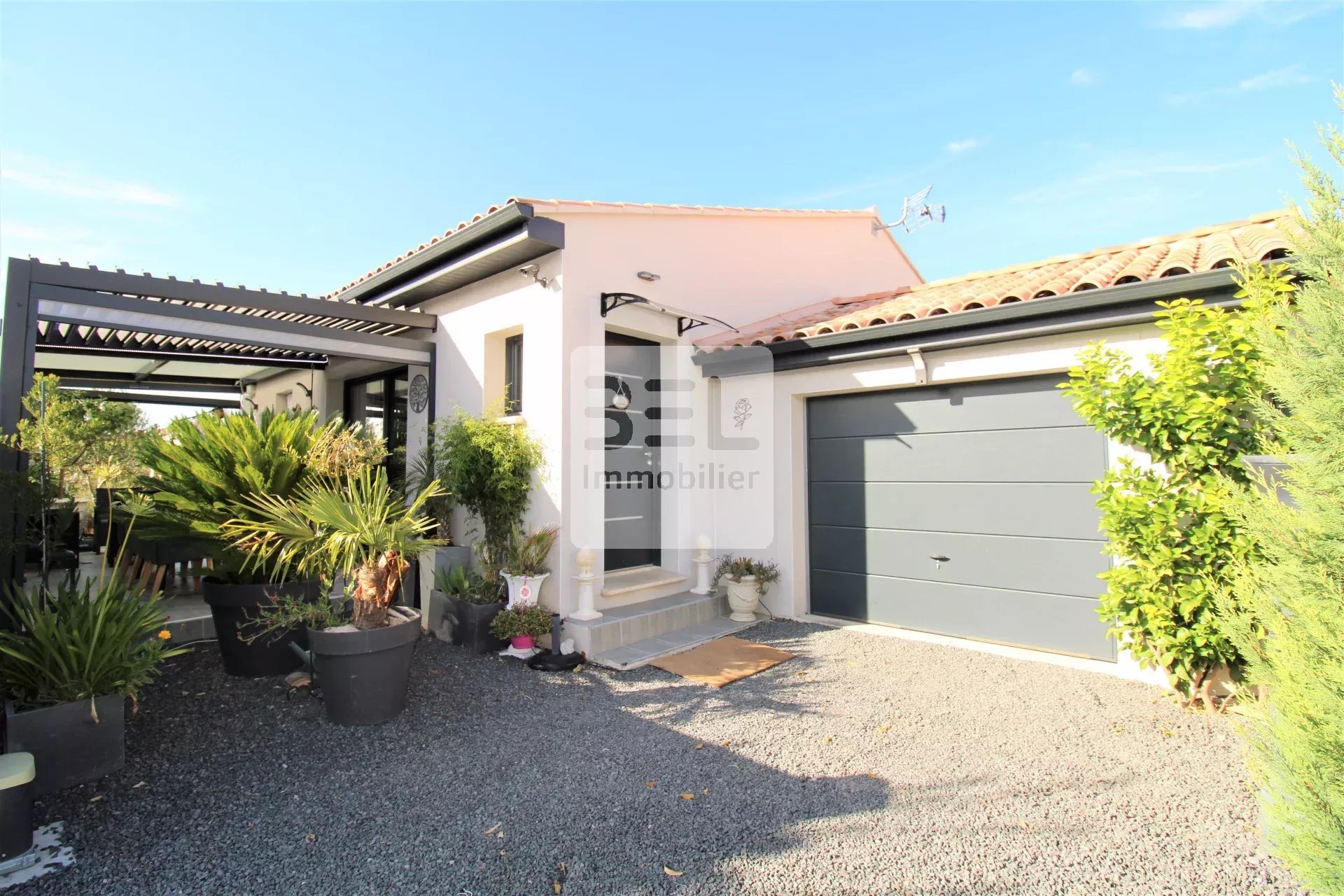 VILLA MODERNE RT2012 TRES RECENTE