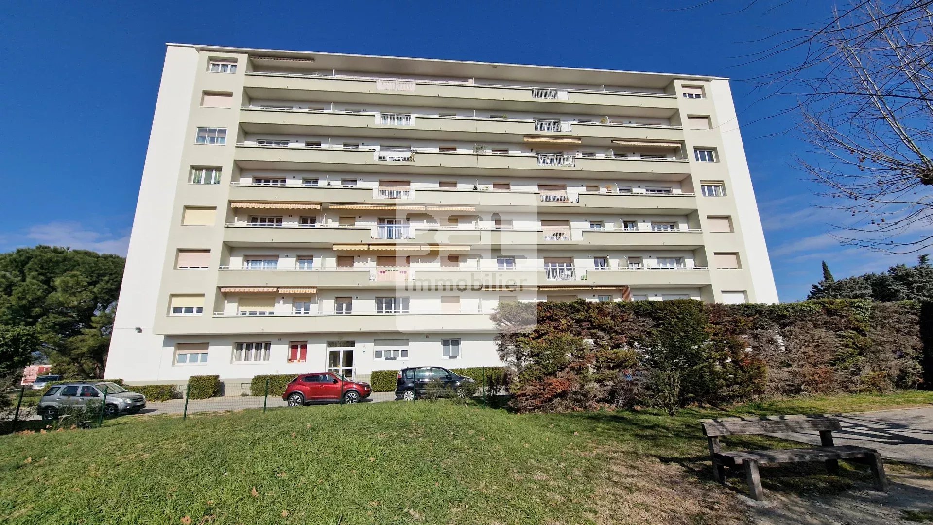 Appartement lumineux au RDC résidence calme
