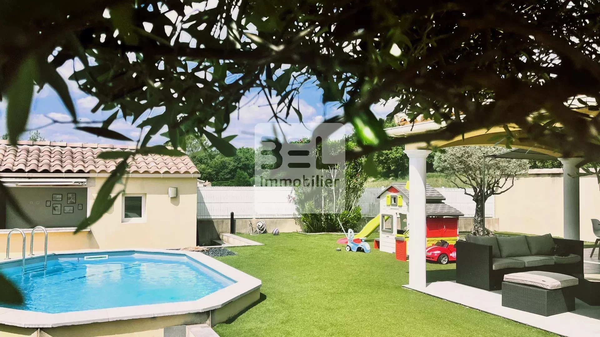 Villa moderne avec piscine à Laudun-l’Ardoise