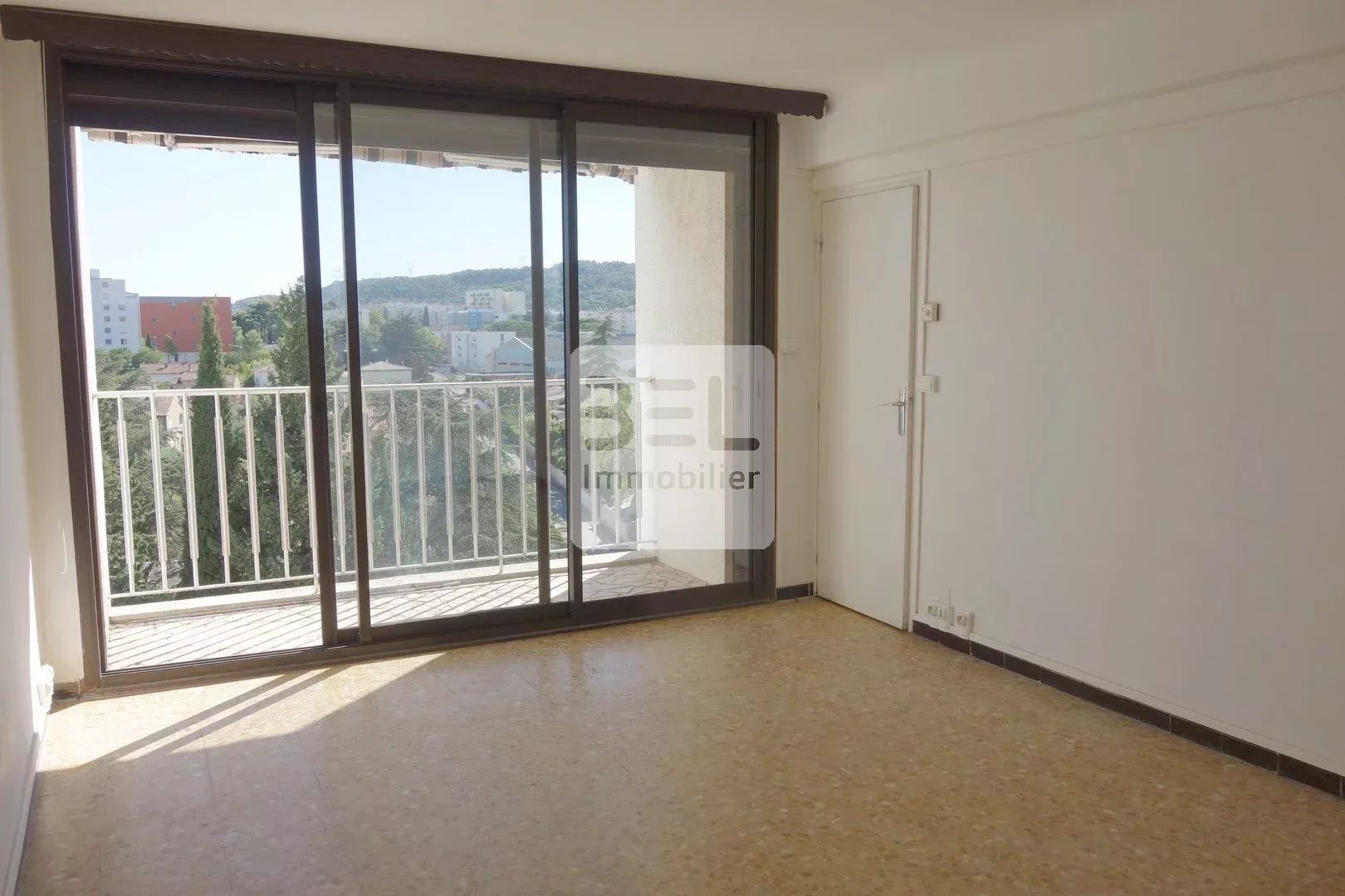 APPARTEMENT CENTRE VILLE AVEC ASCENSEUR