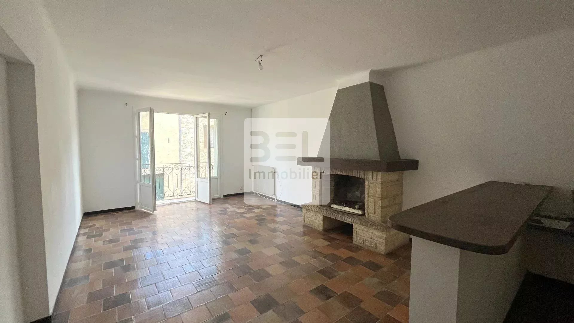 IDEAL INVESTISSEUR LOCAL COMMERCIAL ET APPARTEMENT TYPE 4