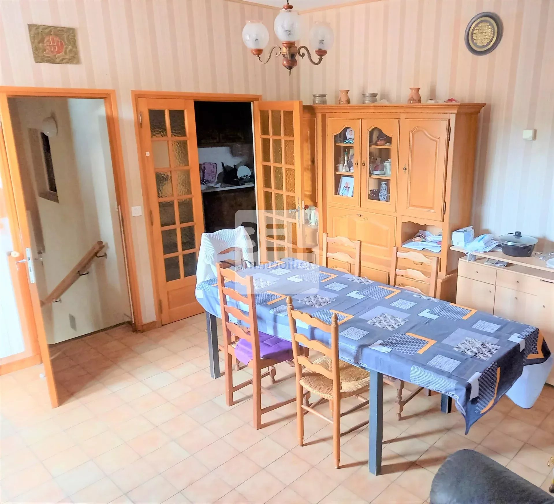 Maison de  ville avec parking a proximité .