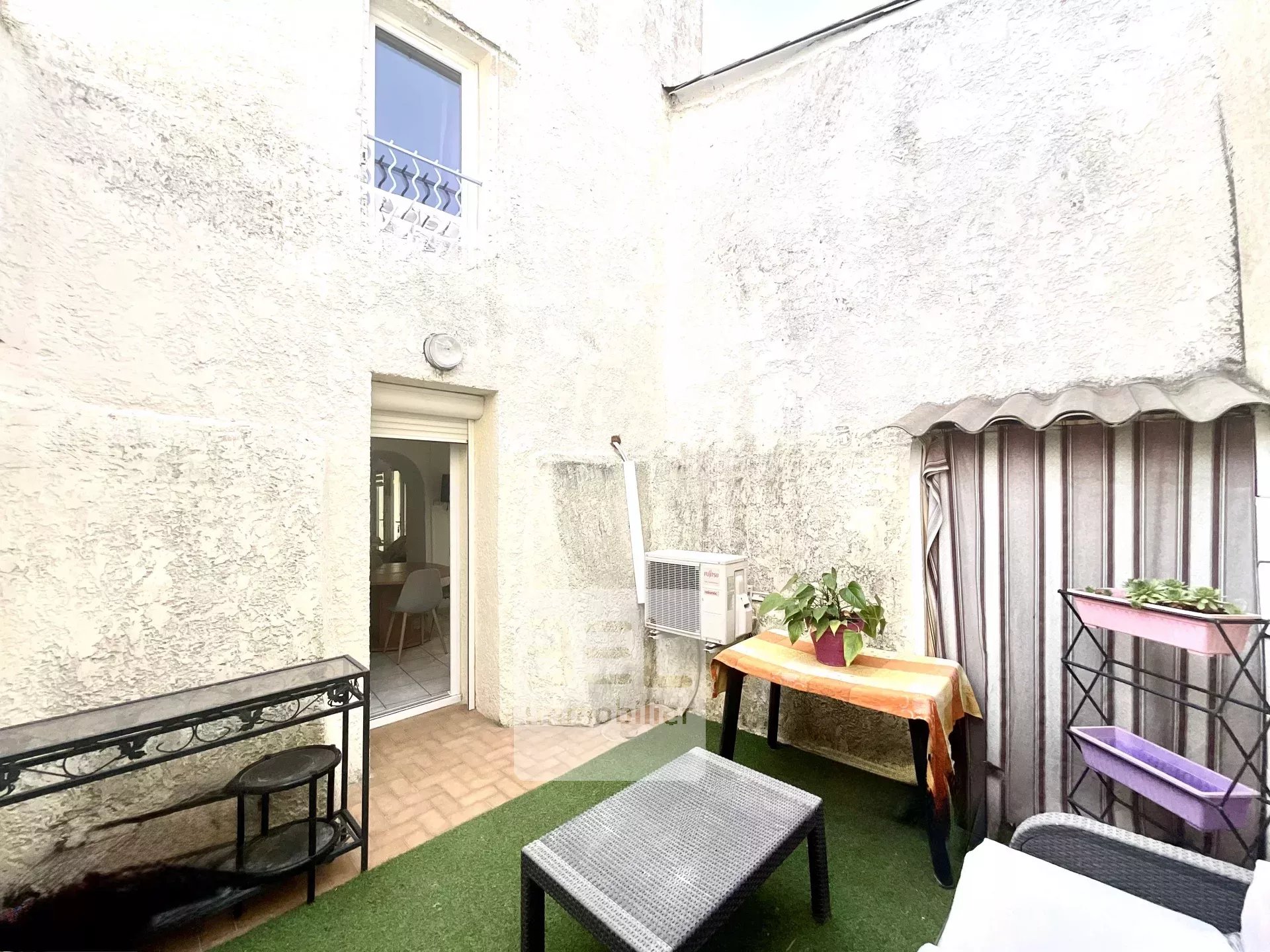 Maison de village avec terrasses