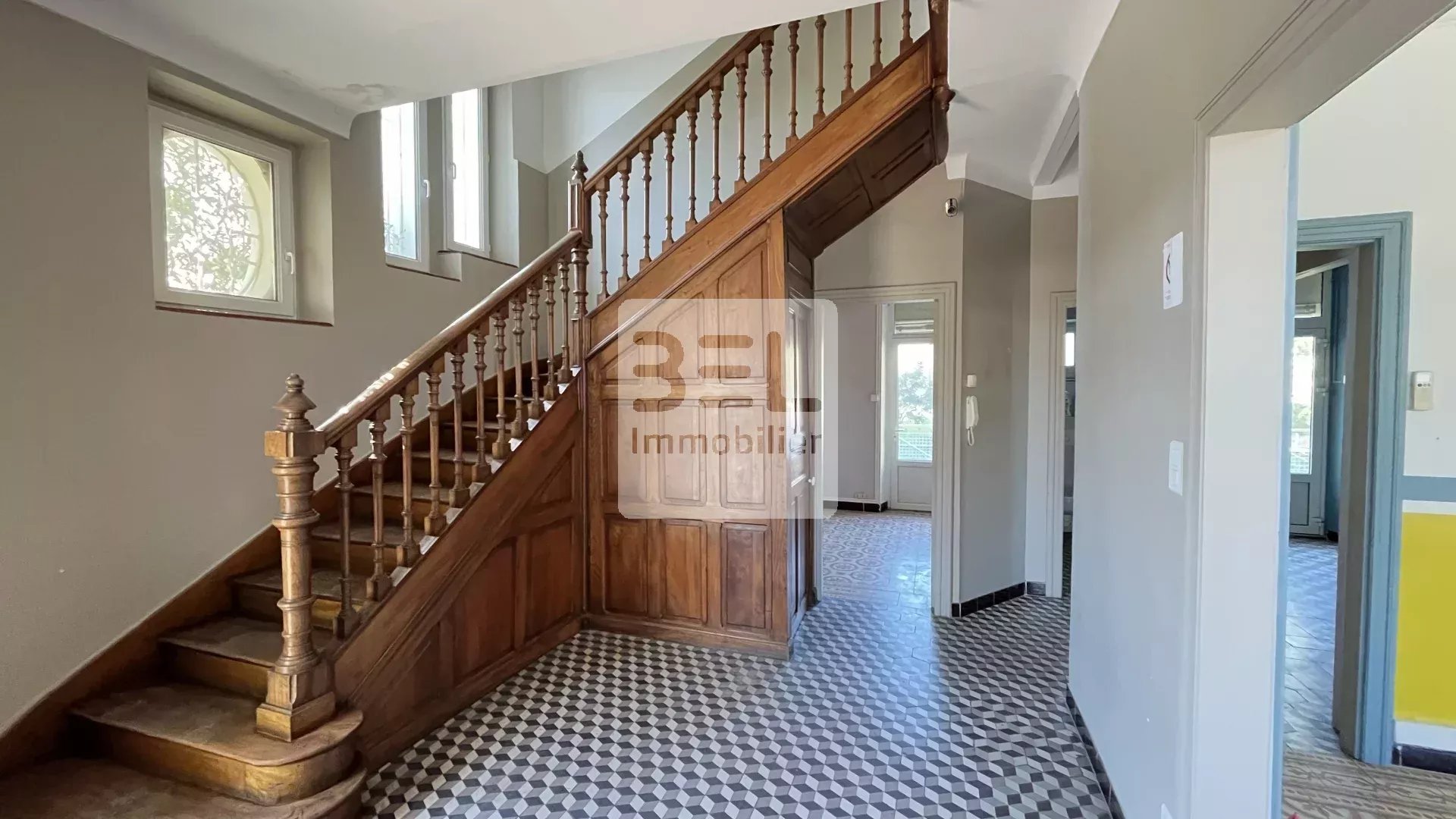 CAVAILLON – Immeuble investisseur avec cour fermée