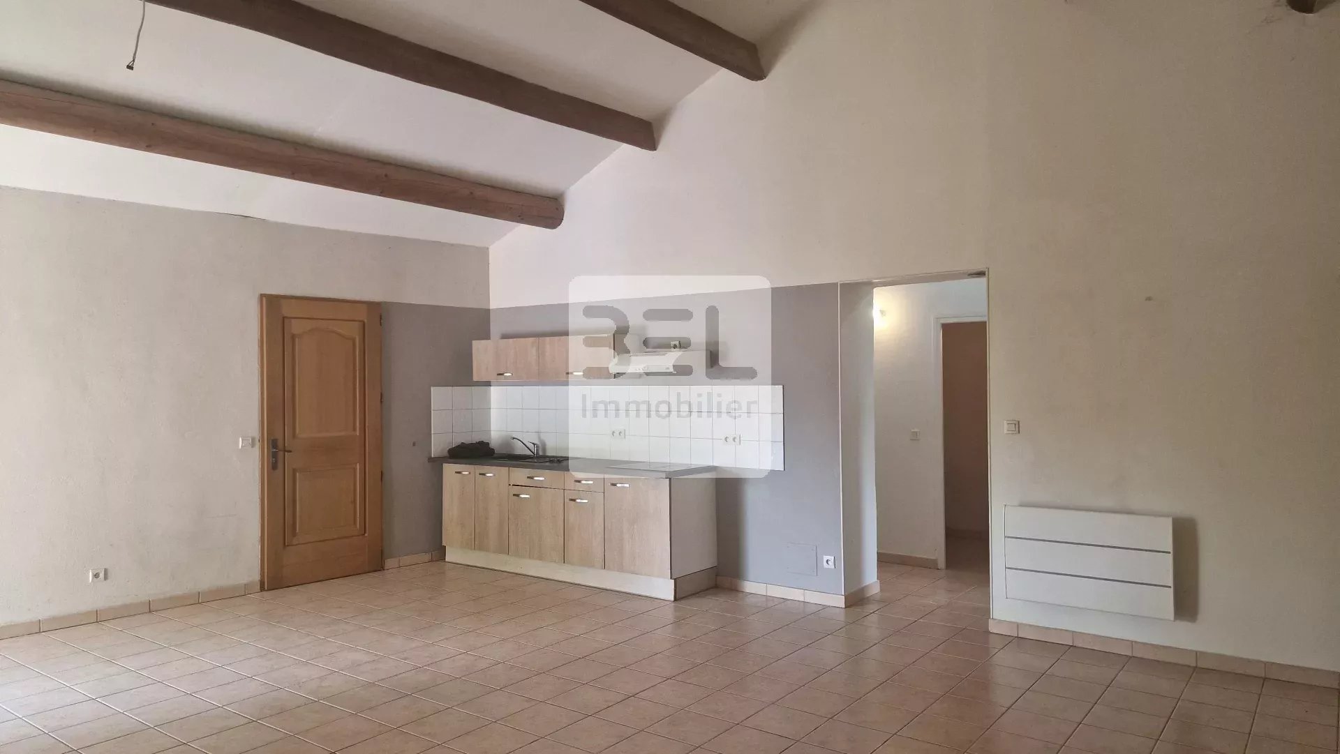 CHARMANT APPARTEMENT T4 – 3 CHAMBRES- 2 PARKING