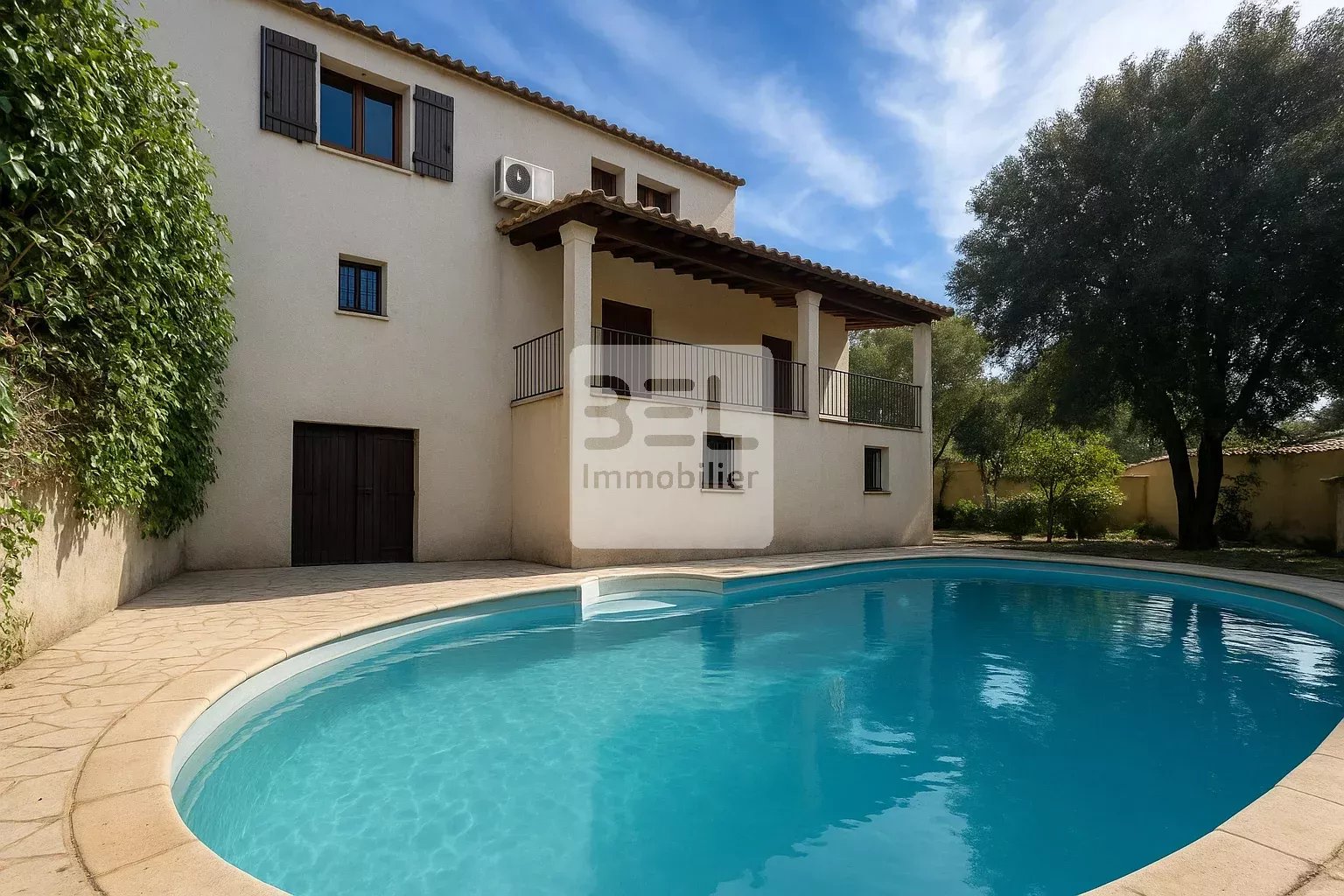 Maison avec Piscine aux Angles