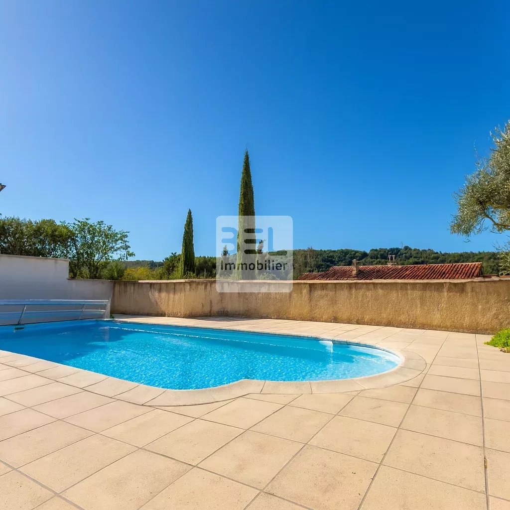 Villa avec Jardin et Piscine dans un Quartier Calme