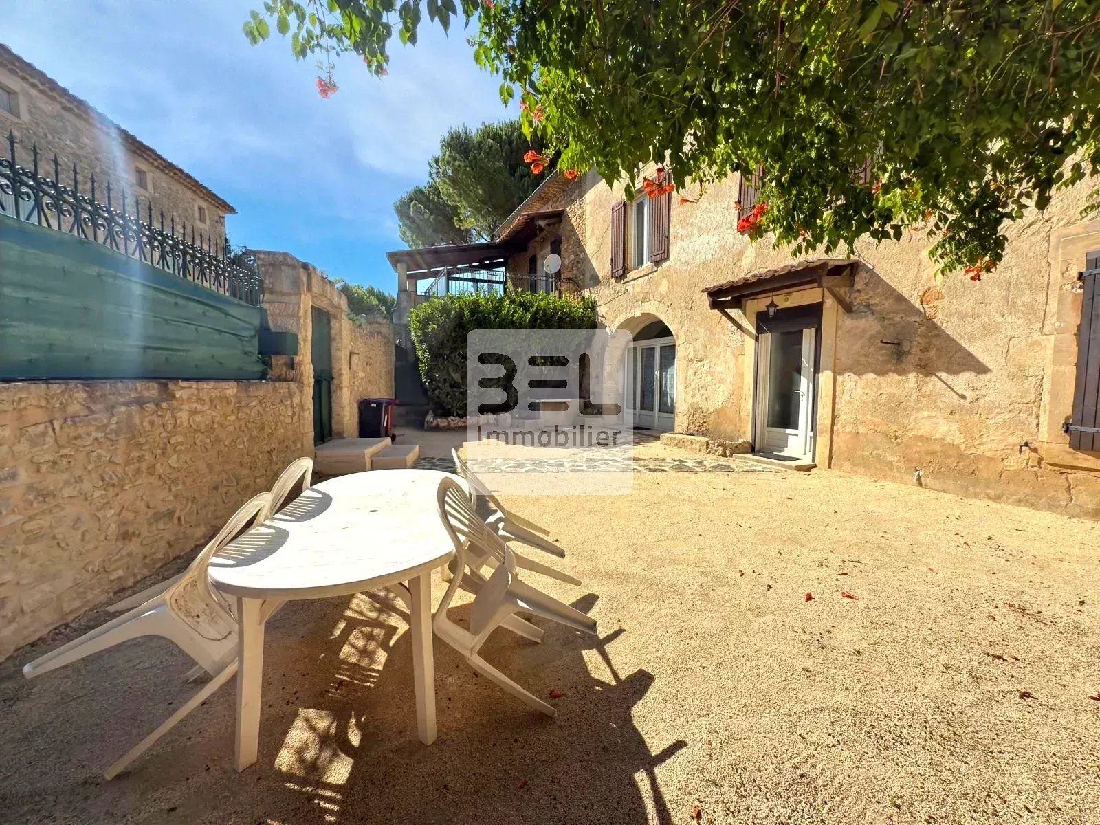 Appartement Meublé de 58m2 avec cour privée