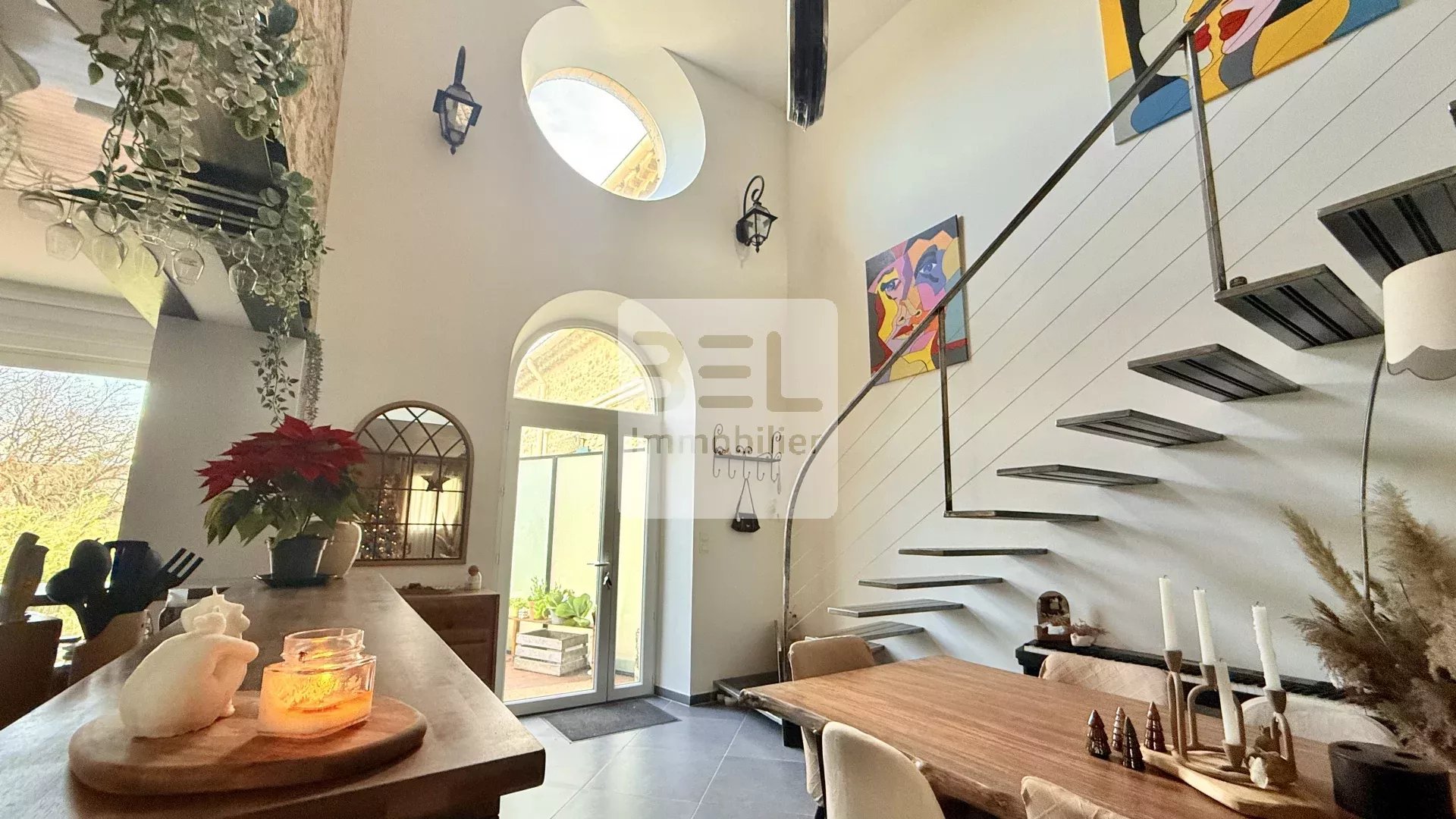 Ancienne chapelle réinventée  avec terrasse et vue panoramique