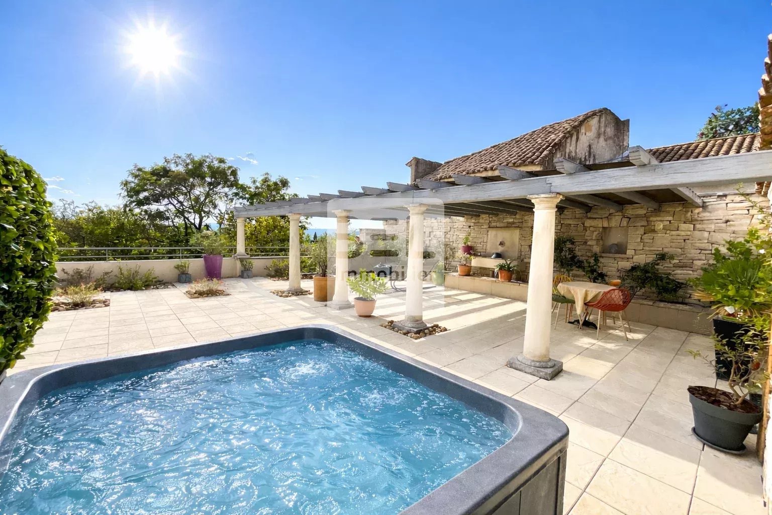 Loft avec terrasse et vue dominante