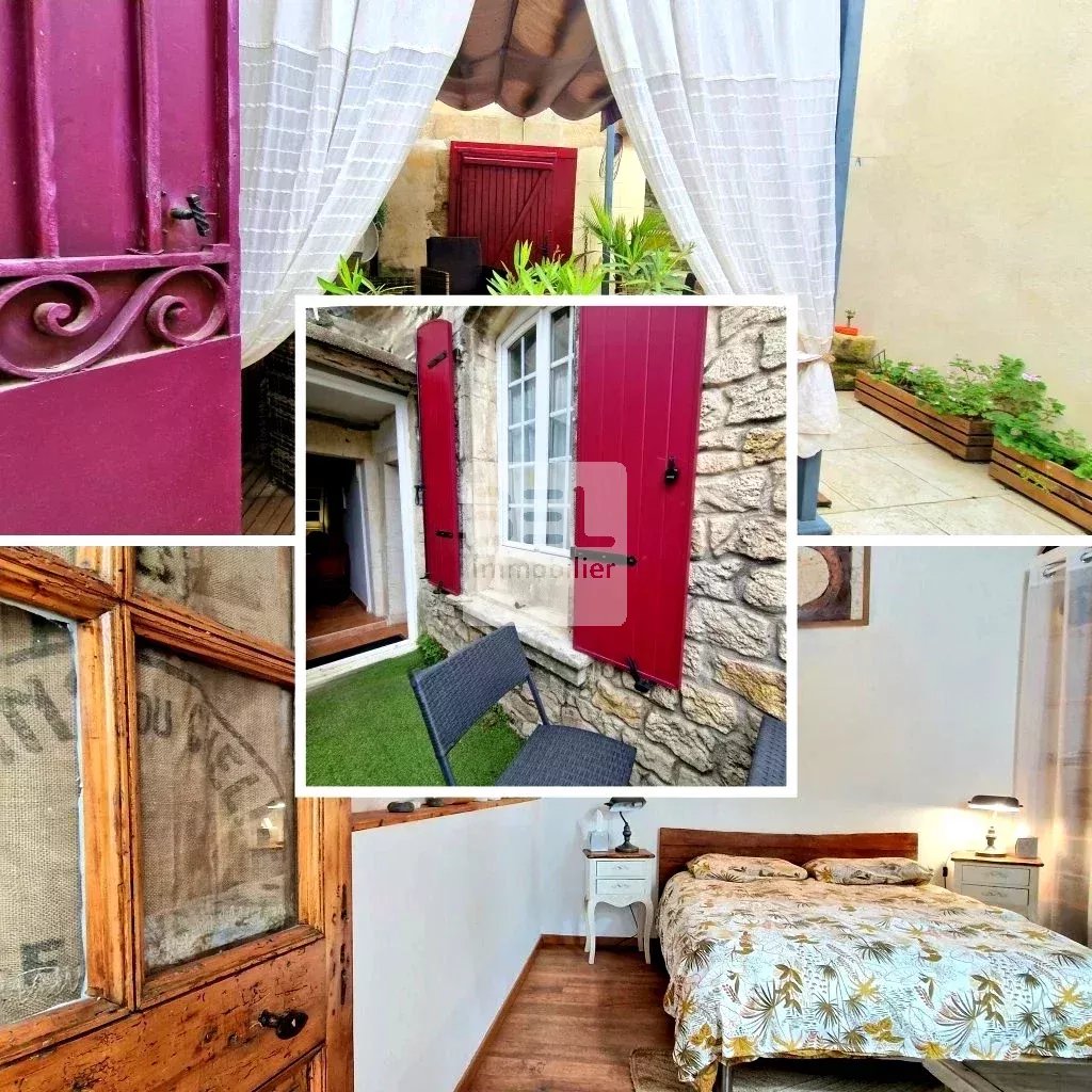 Maison de village en pierre, avec cour