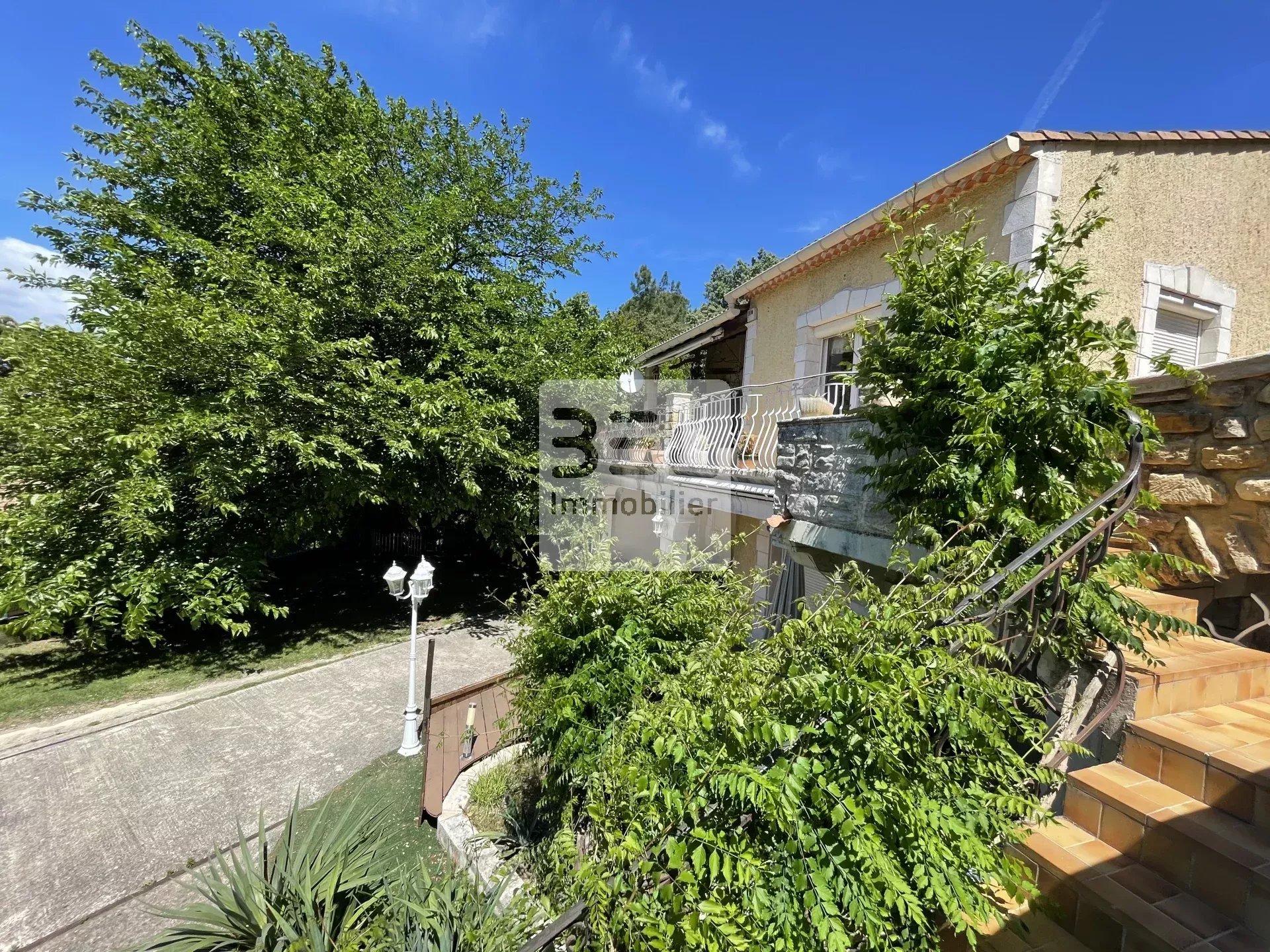 VILLA 6 CHAMBRES DANS UN MAGNIFIQUE CADRE