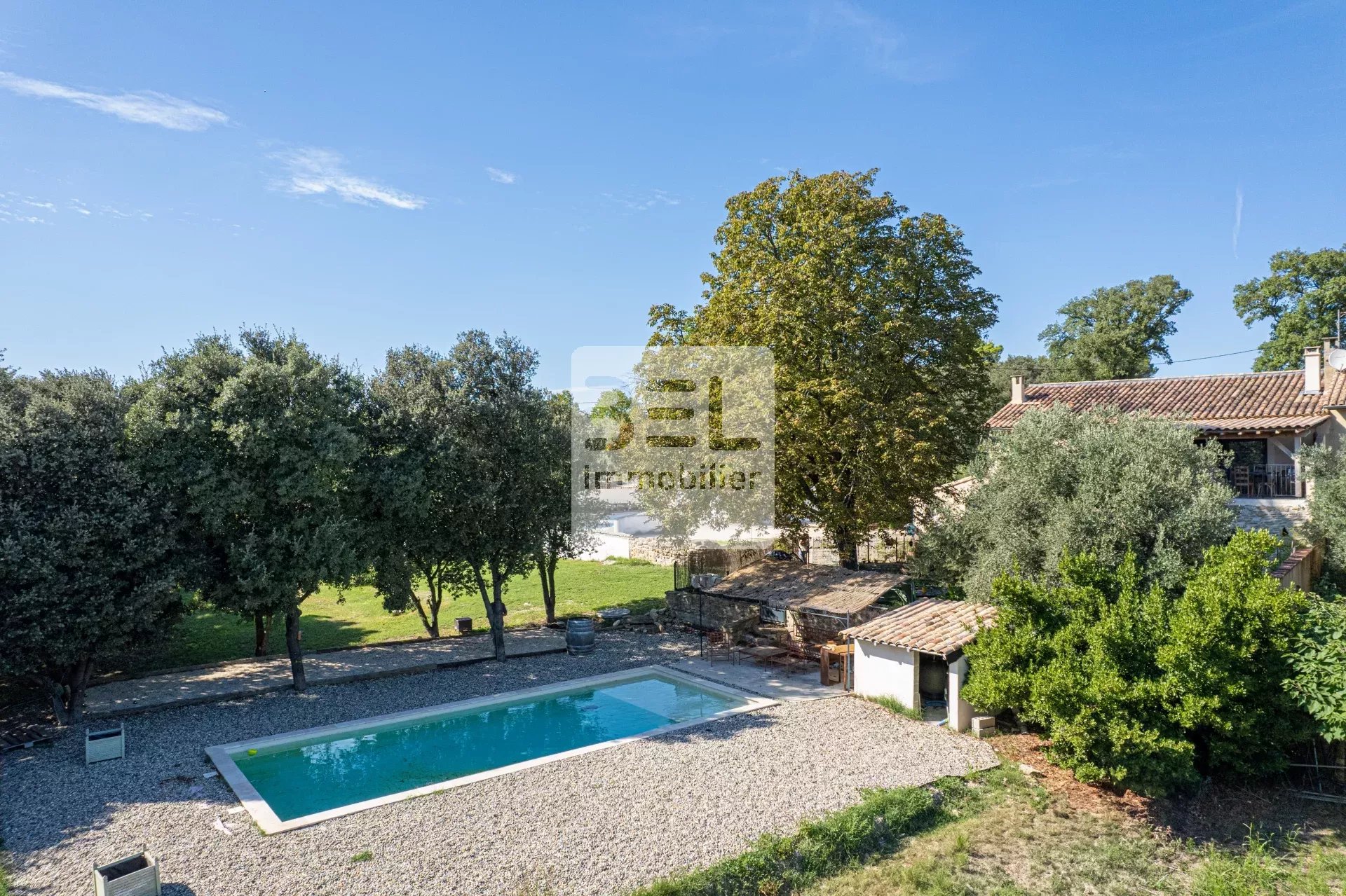 ANCIEN CORPS DE FERME EN DROME PROVENCALE