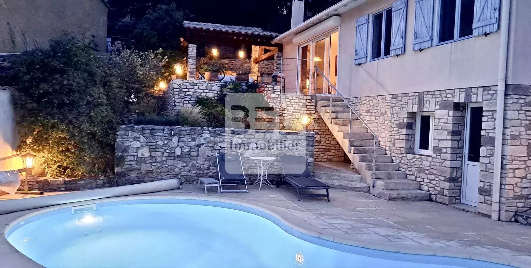 Élégante villa avec piscine