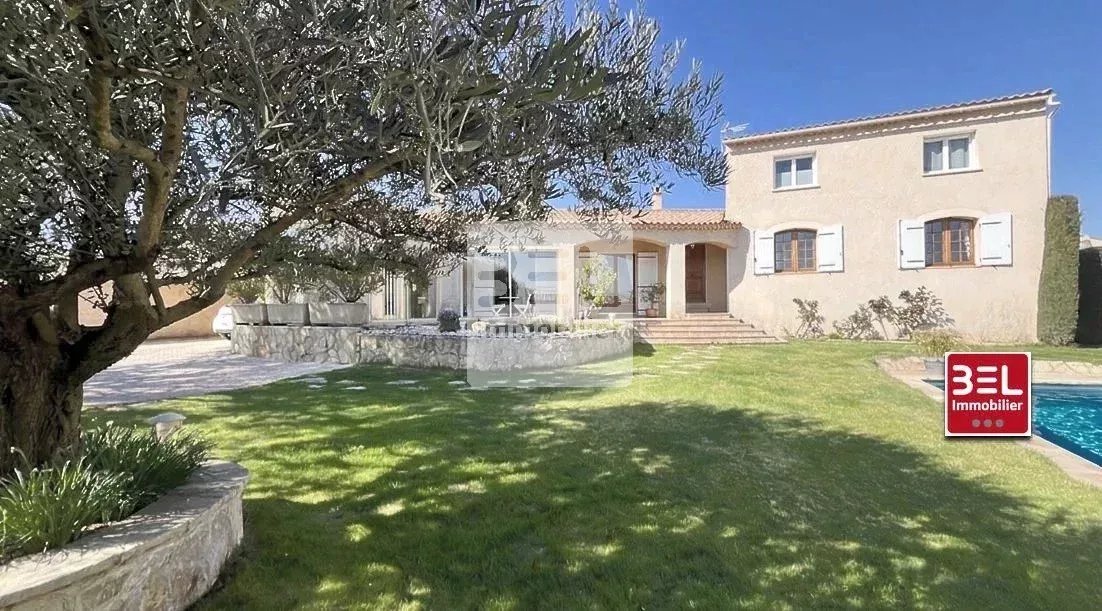 MAISON DE CHARME AU COEUR D&rsquo;UN JARDIN ENCHANTE