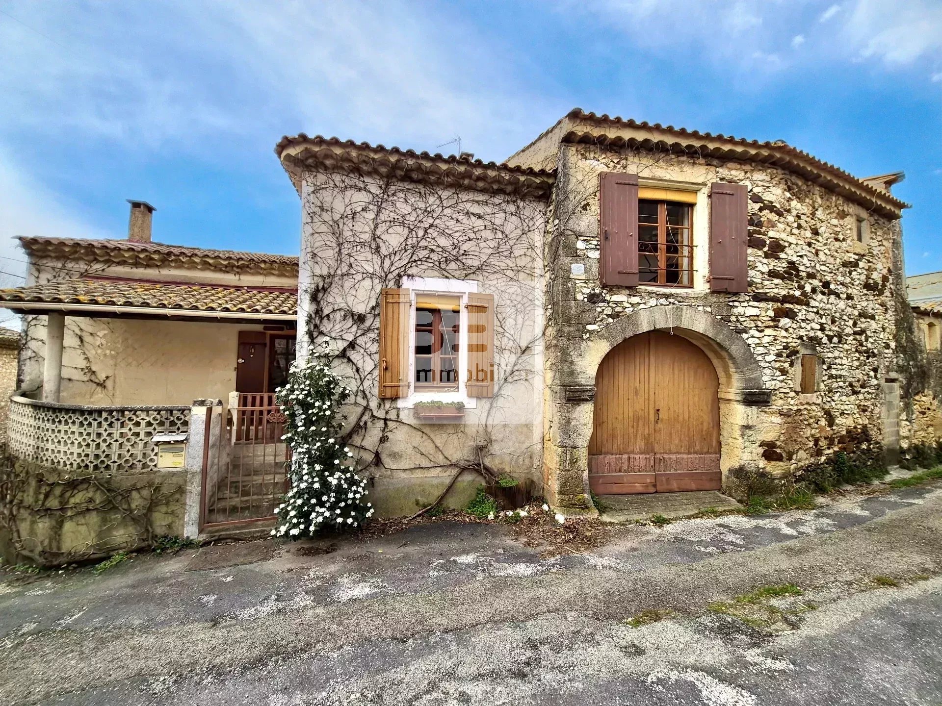 Maison de village en pierre à rénover
