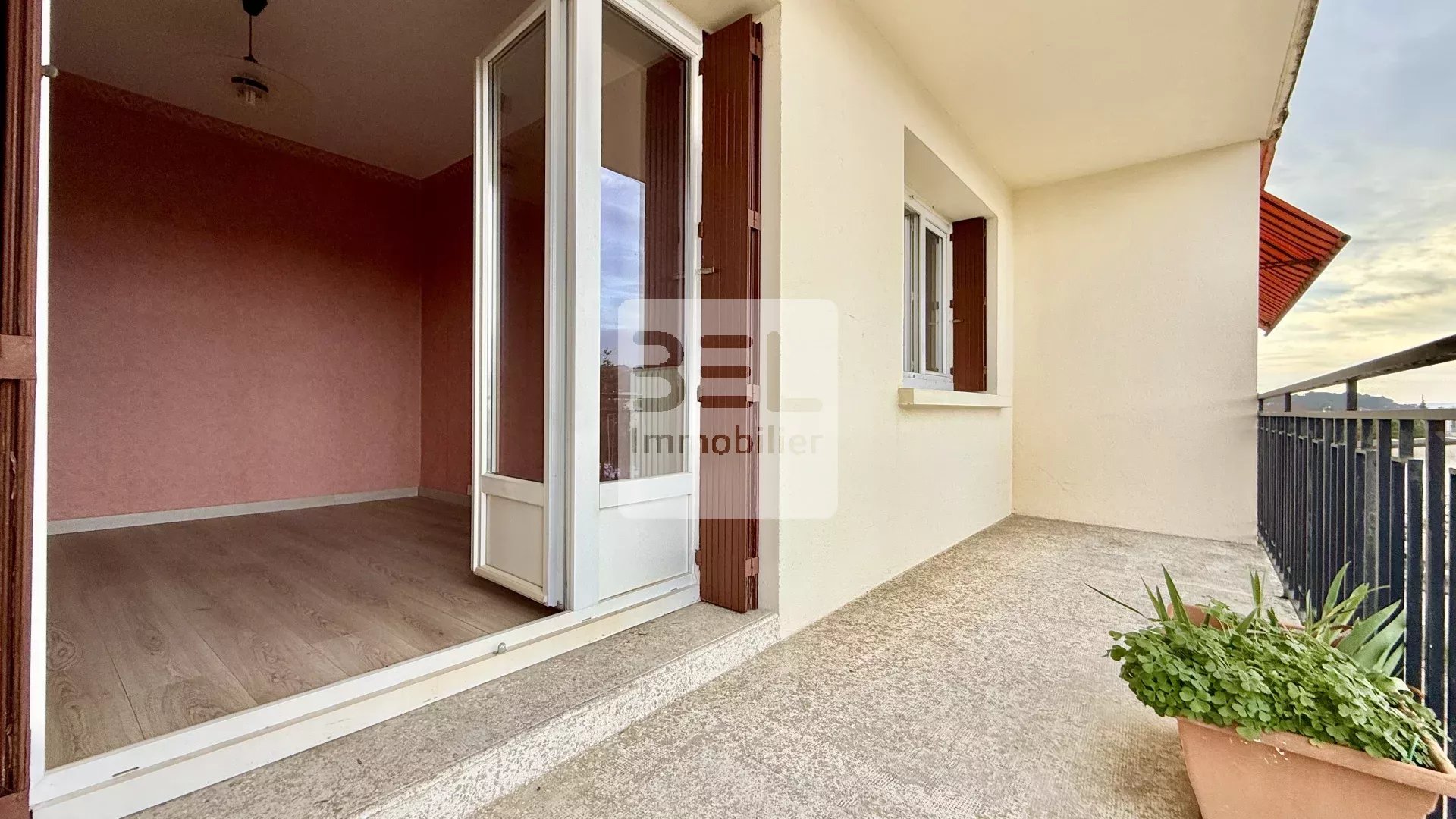 Appartement T3 lumineux avec terrasse, garage et cave