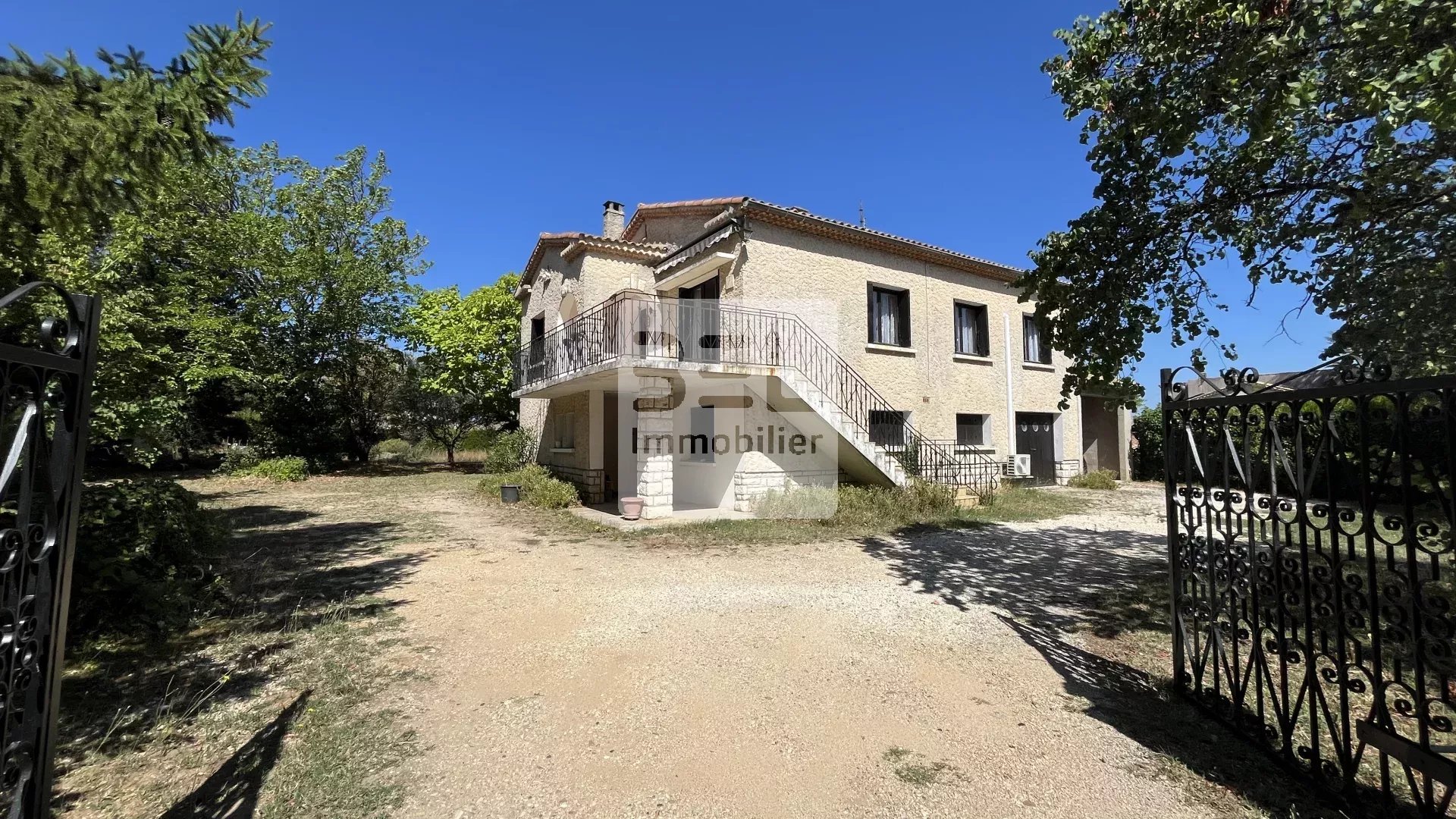 Maison à fort potentiel avec grand terrain divisible