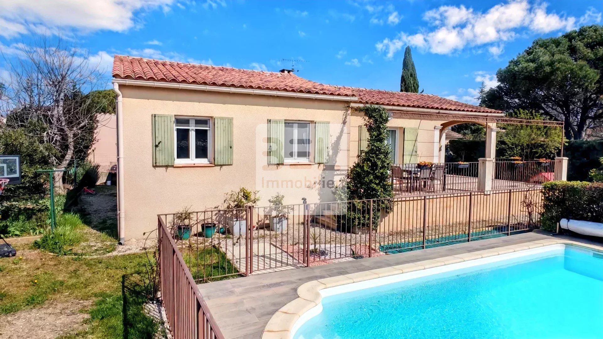 Villa Plain pied -aucun vis à vis – 3 chambres – garage et piscine vue dentelles