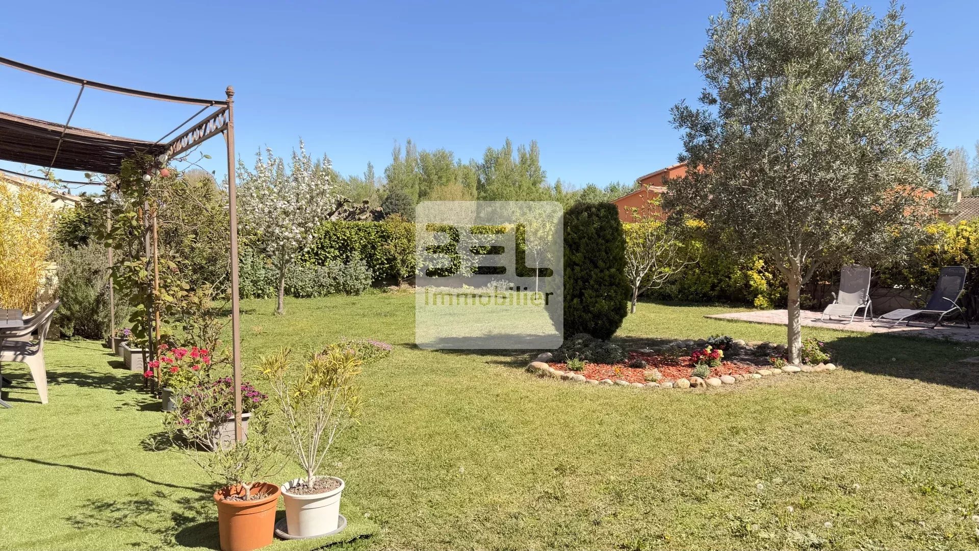 Ensemble  immobilier de 2 maisons