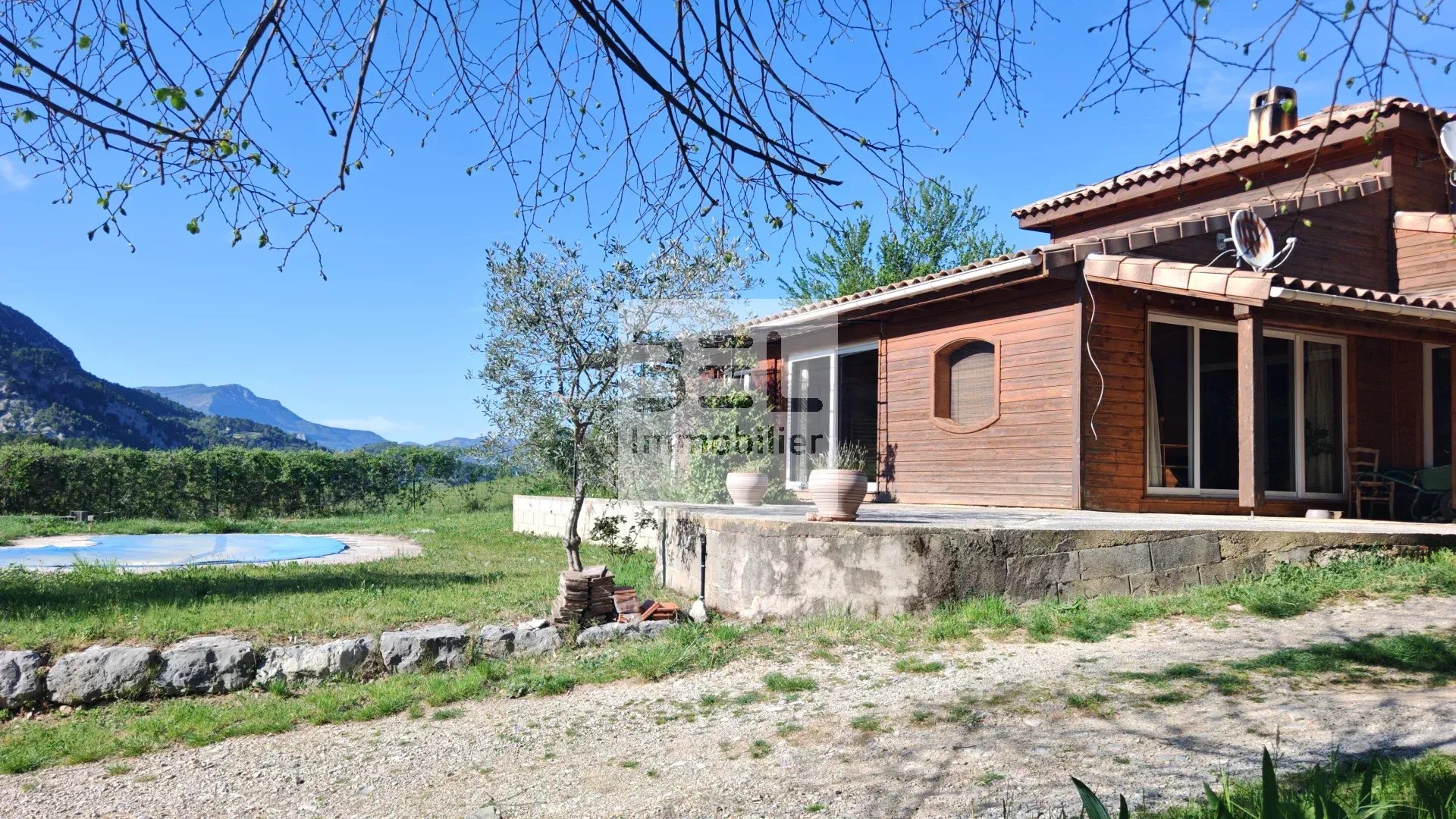 Maison ossature bois-5 chambres- dans un cadre verdoyant et vue dégagée