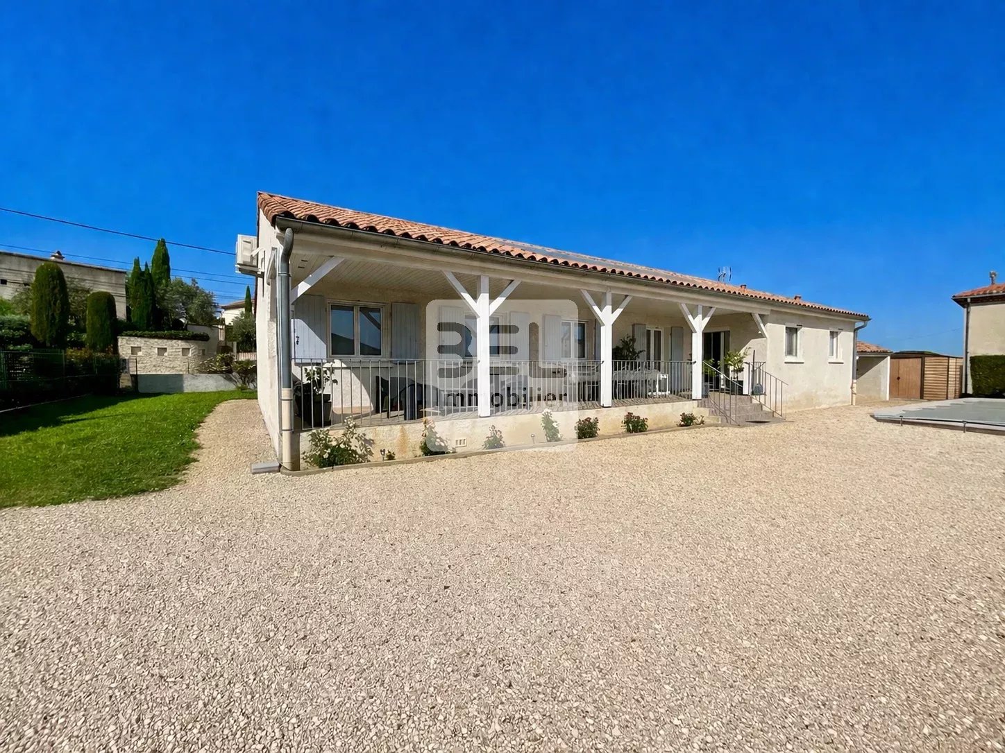 Belle maison 4 chambres avec piscine à Laudun-l&rsquo;Ardoise