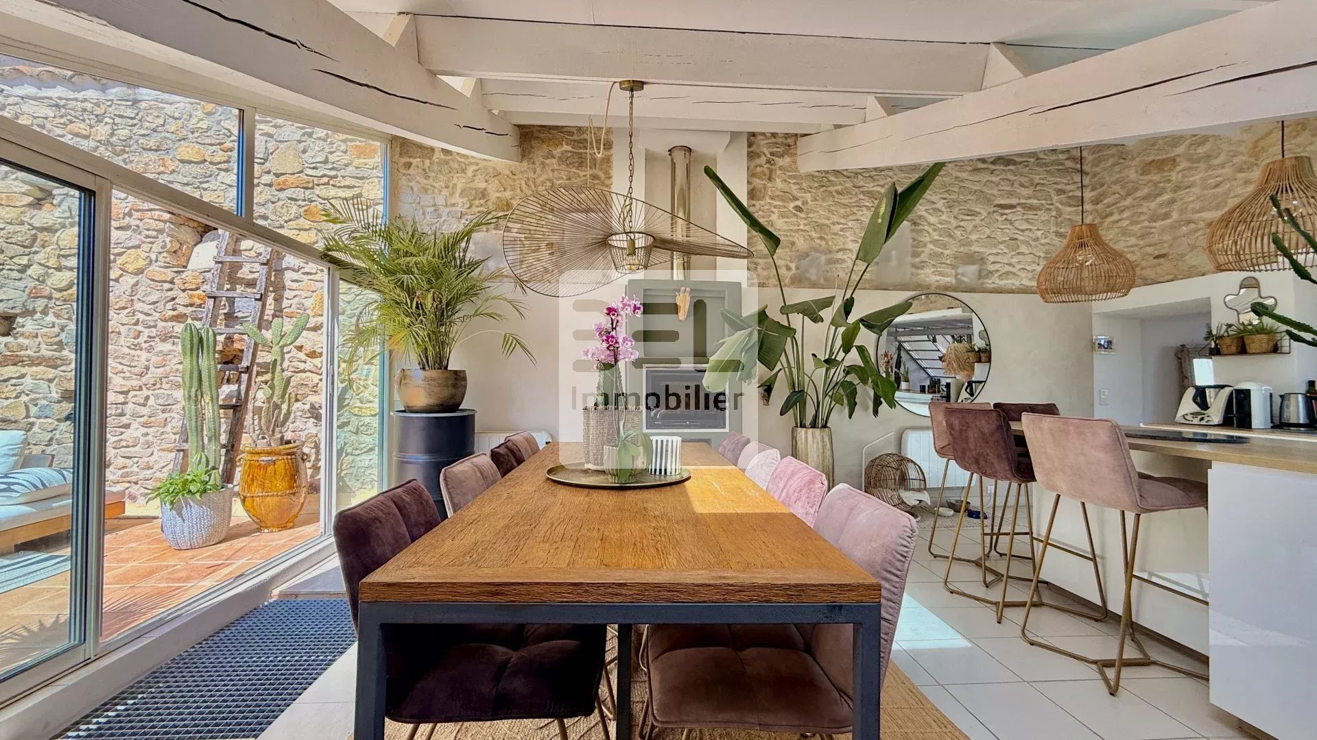 Élégante maison de village rénovée avec terrasses