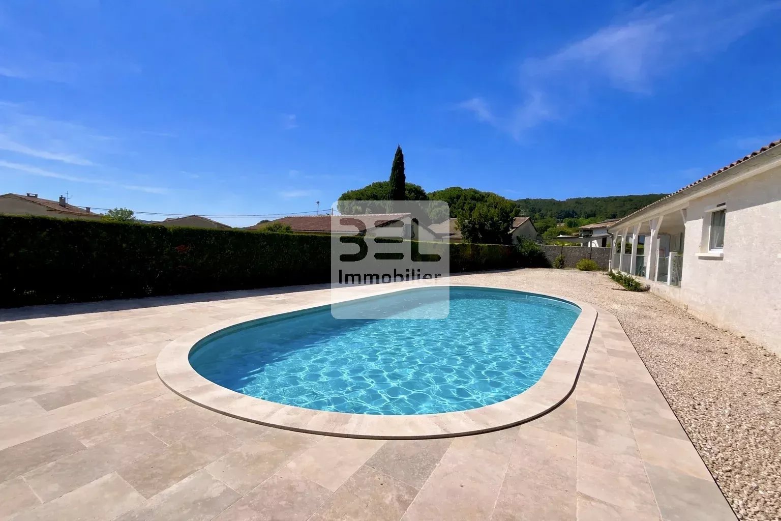 Belle maison 4 chambres avec piscine à Laudun-l&rsquo;Ardoise