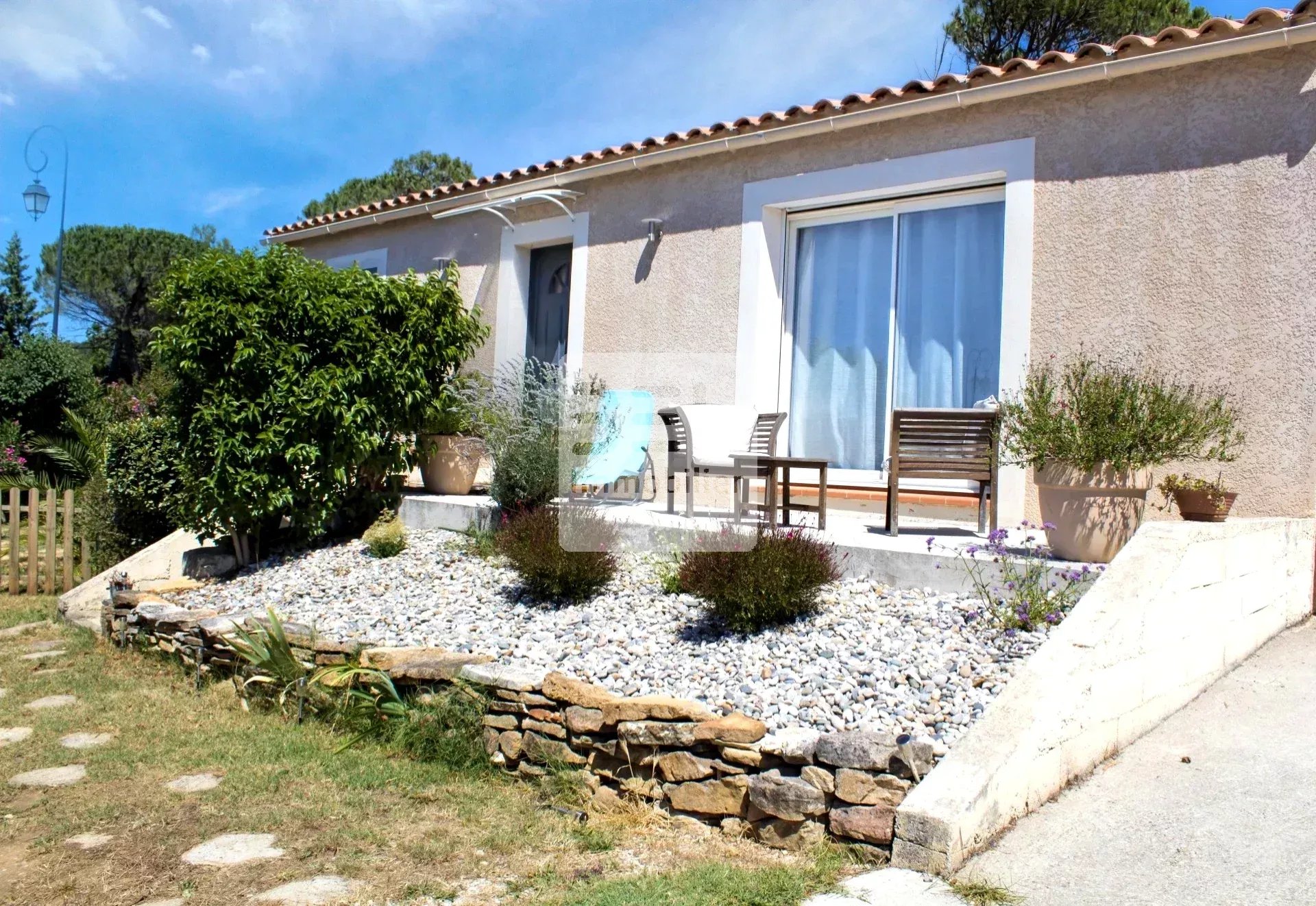 Charmante maison MEUBLEE de 3 chambres à Bagnols-sur-Cèze