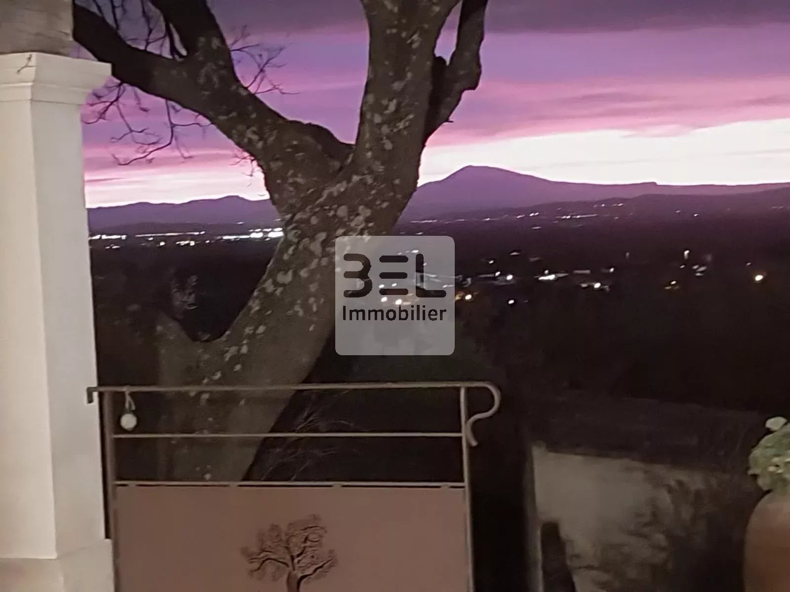 Villa d&rsquo;Exception dans les hauteurs du village, vue dégagée sur le Ventoux, sans vis à vis