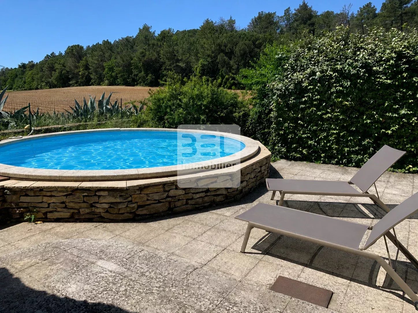 Mas authentique à Tresques: charme et confort provençal