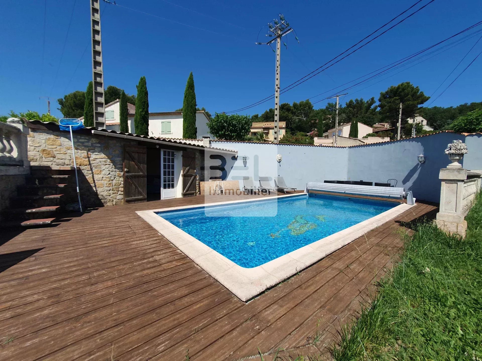 MAISON  AVEC PISCINE ET JARDIN EN RESTANQUE 5 CHAMBRES
