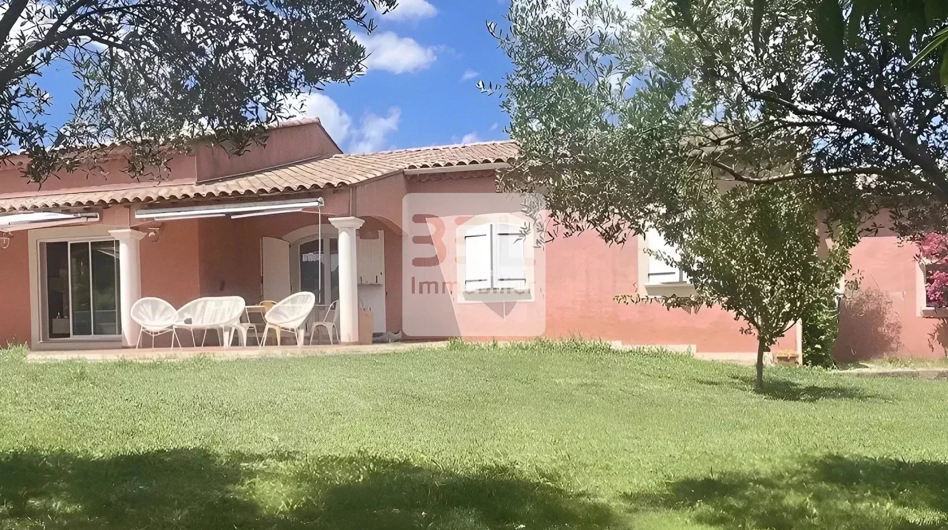VILLA PROVENCALE PLAIN PIED AVEC PISCINE