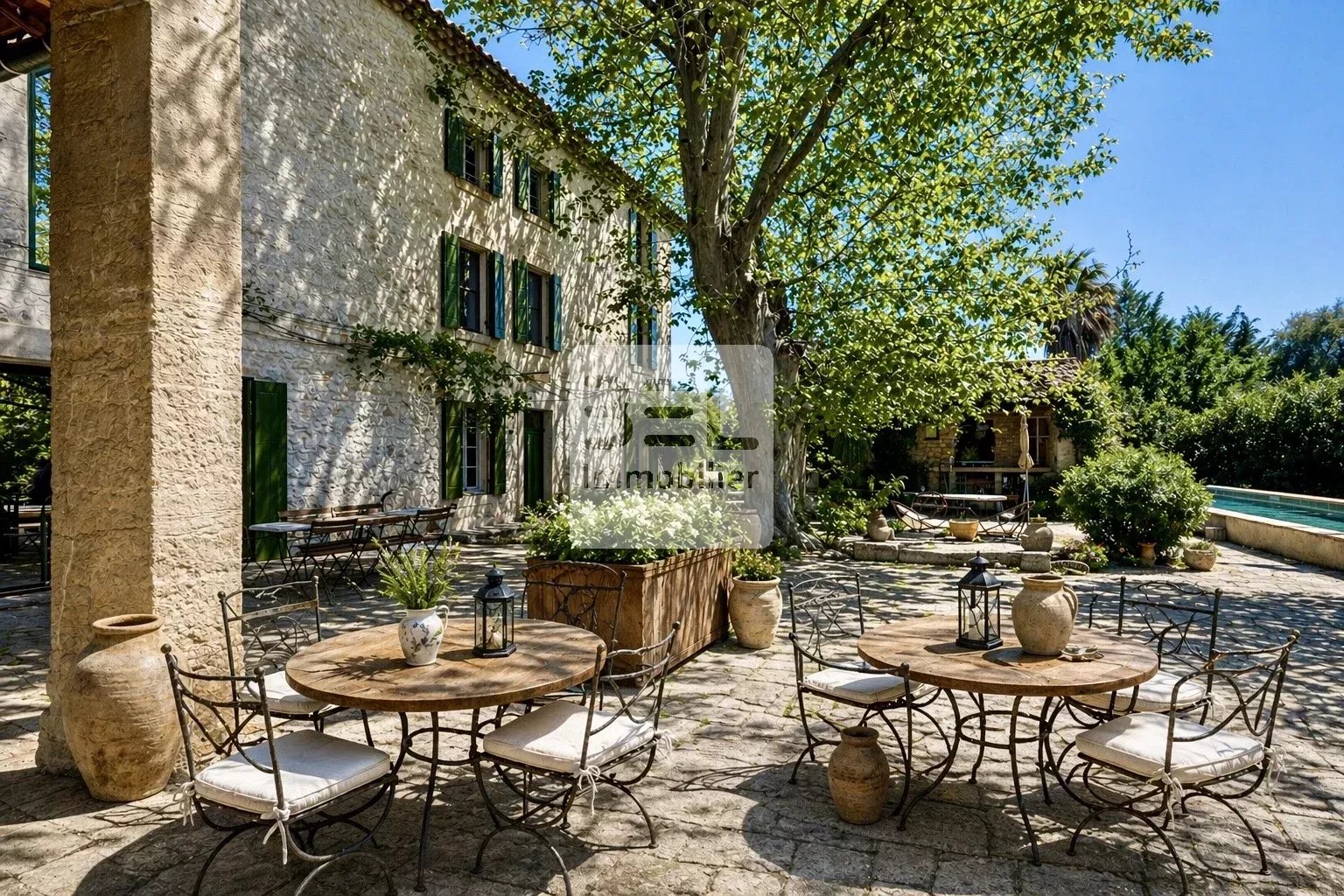 Elégant mas provençal – Un art de vivre entre authenticité et élégance