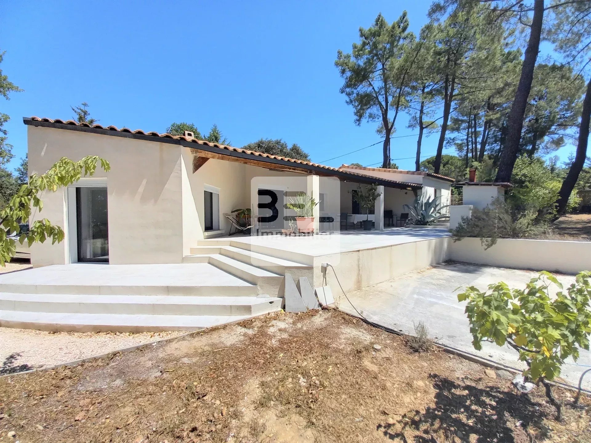 Maison Type 7 –  Rénovée – Parc arboré-piscinable