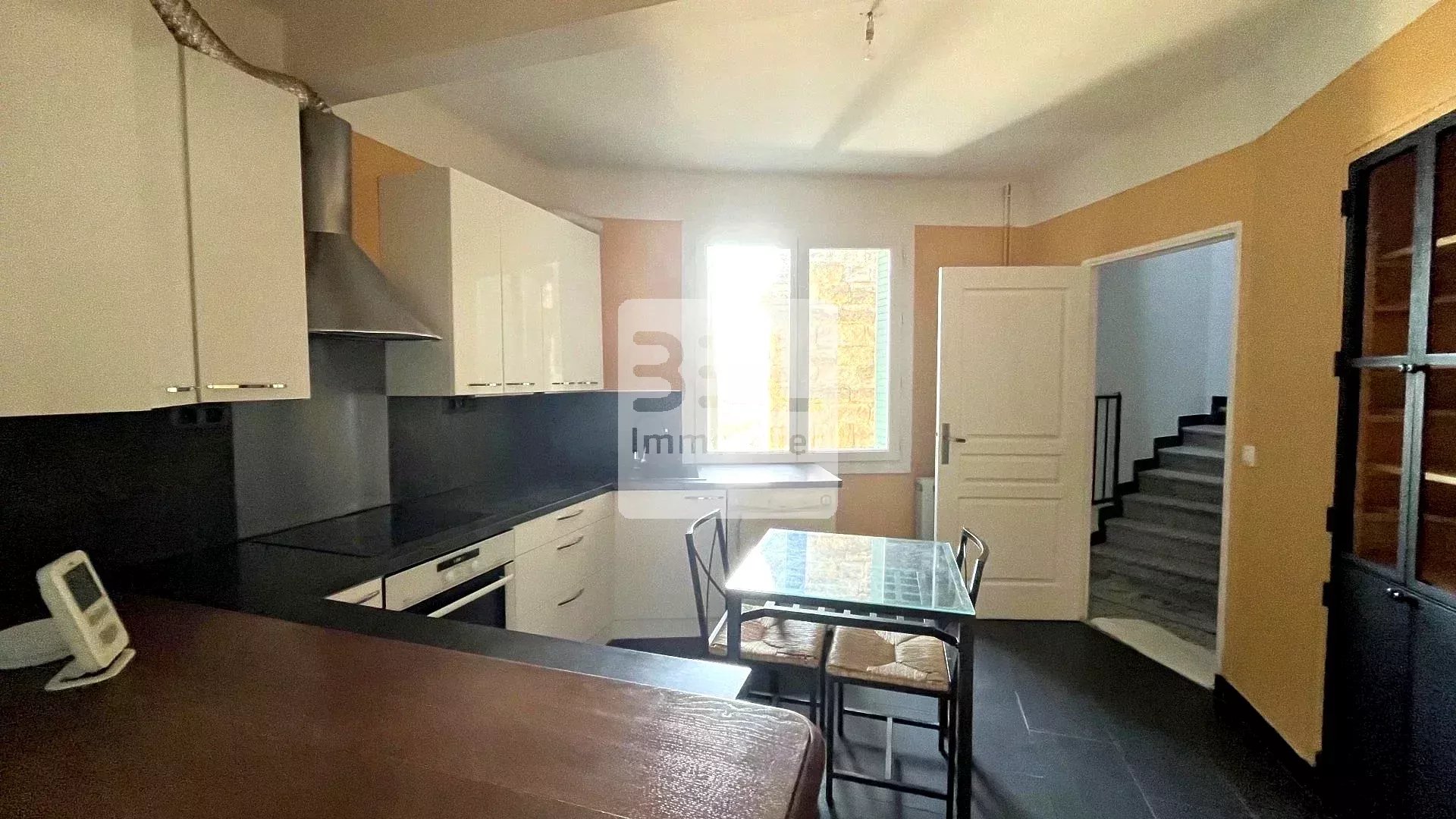 APPARTEMENT TYPE 4 AVEC TERRASSE CENTRE VILLAGE