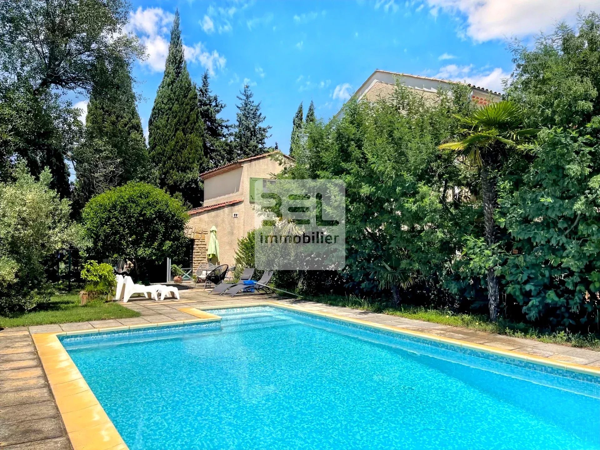 Maison d&rsquo;Exception à Bagnols-sur-Cèze avec Piscine Splendide