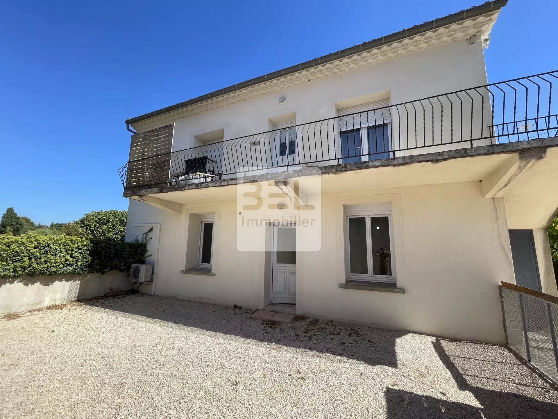 MAISON AVEC 2 APPARTEMENTS A SAINT QUENTIN LA POTERIE