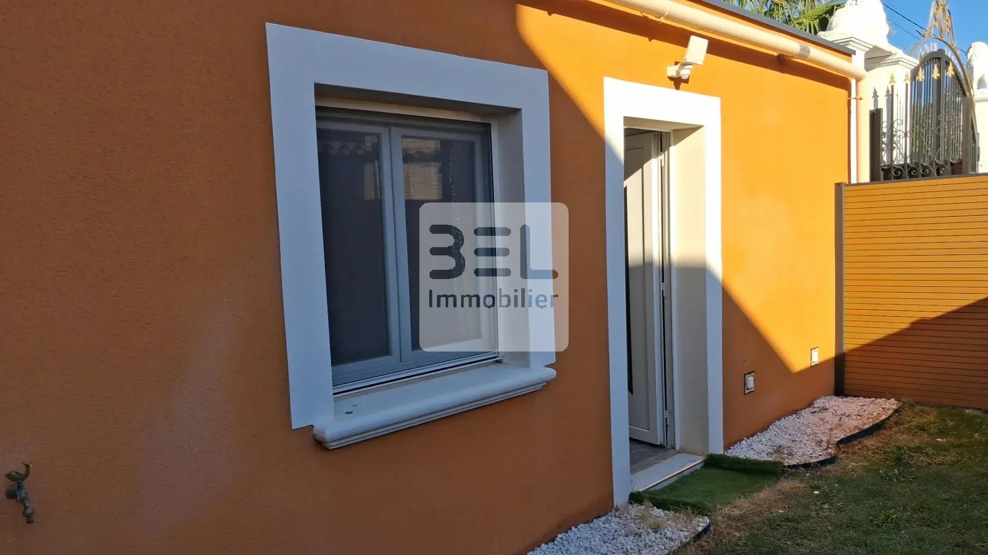 Grand studio neuf avec jardin privatif