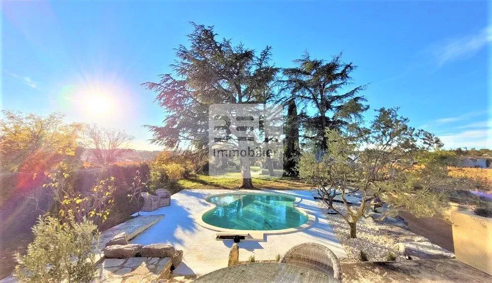 Maison de standing avec grand terrain constructible